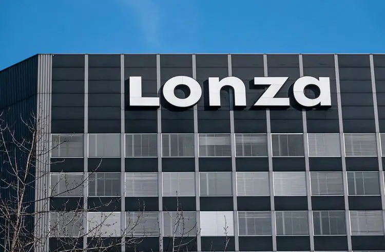 Lonza verliert Moderna Auftrag und streicht Prognose