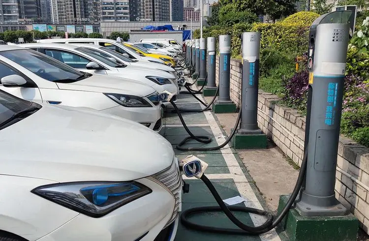 Chinas Autoabsatz im September steigt: Elektroantrieb dominiert