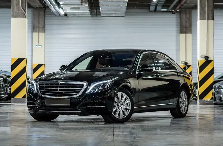 Luxus treibt Mercedes-Benz voran