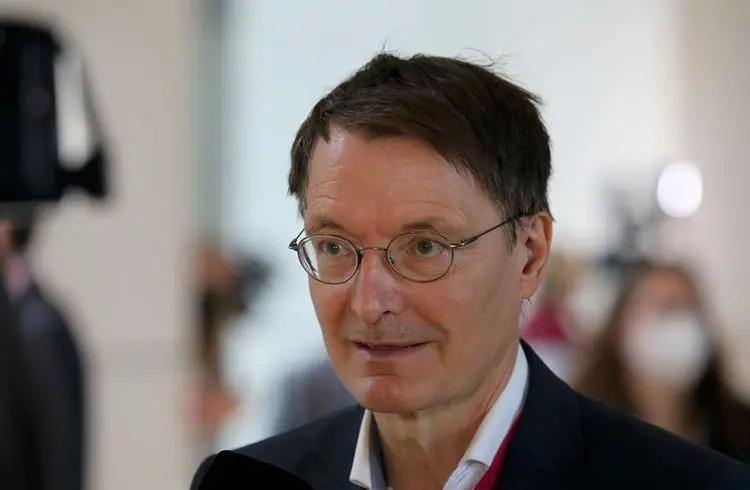 Gesundheitsminister verspricht Hausärzten finanzielle Freiheit