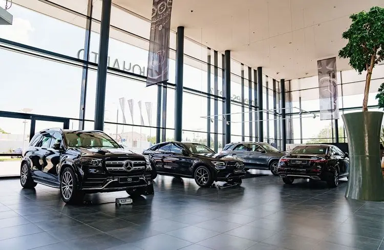 Mercedes und Salesforce: Die Jagd nach der Kundenbindung