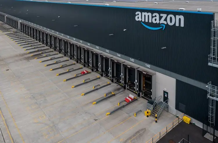 Amazon erhöht Löhne für Logistikmitarbeiter