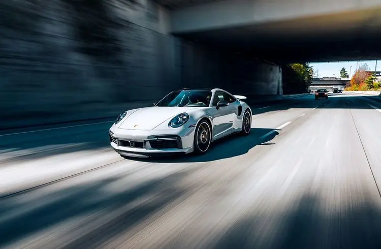 Porsche startet elektrische Produktoffensive