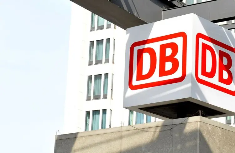 Bahnreisende bevorzugen traditionelle Tickets