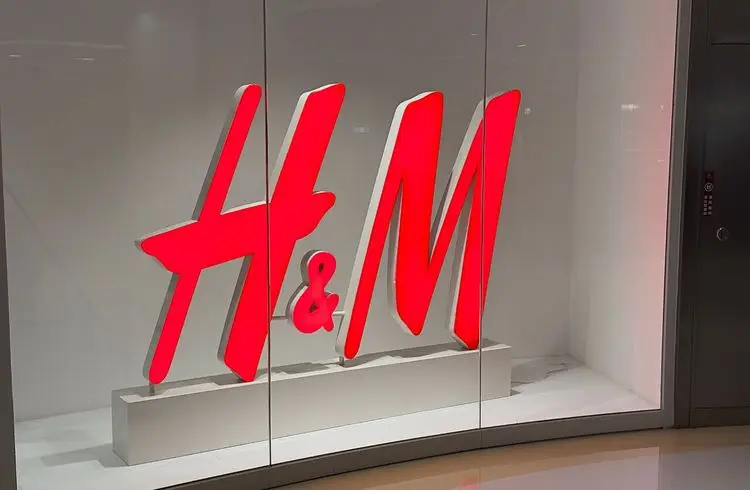 H&M startet schwach ins dritte Quartal