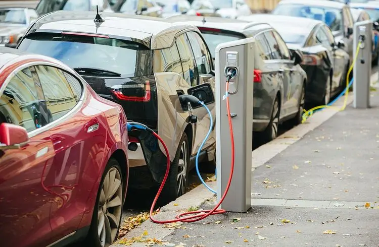  Elektroautos schneiden bei Pannen besser ab