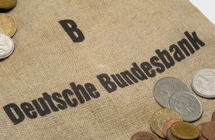 Banken in Deutschland: Herausforderungen durch hohe Zinsen und Immobilienrisiken