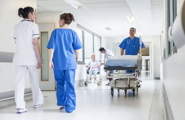 Ärztegewerkschaft ruft zu Warnstreik auf